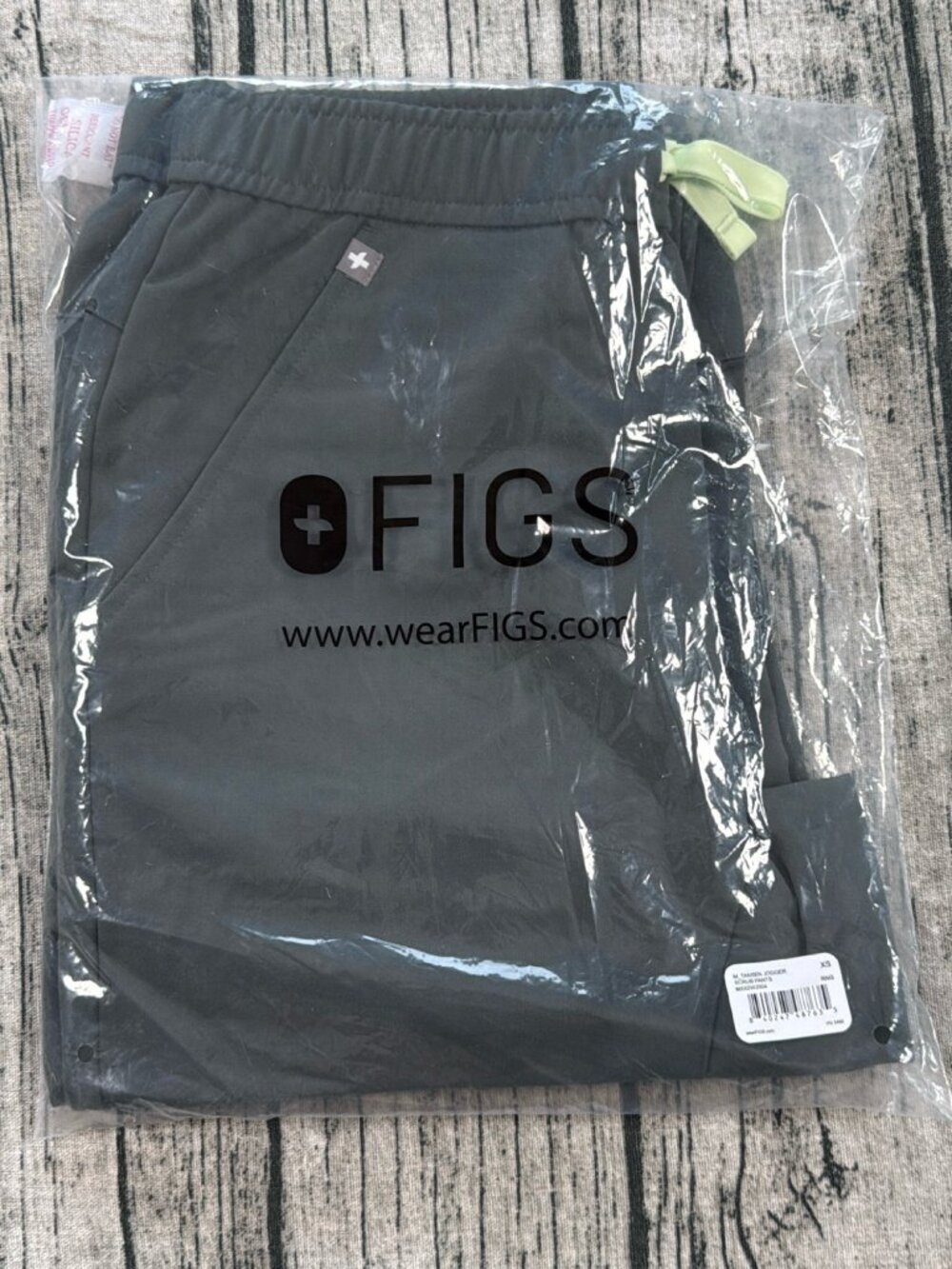 FIGS Tansen Jogger Scrub Pants Mens XS Graphite Gray New With Tags